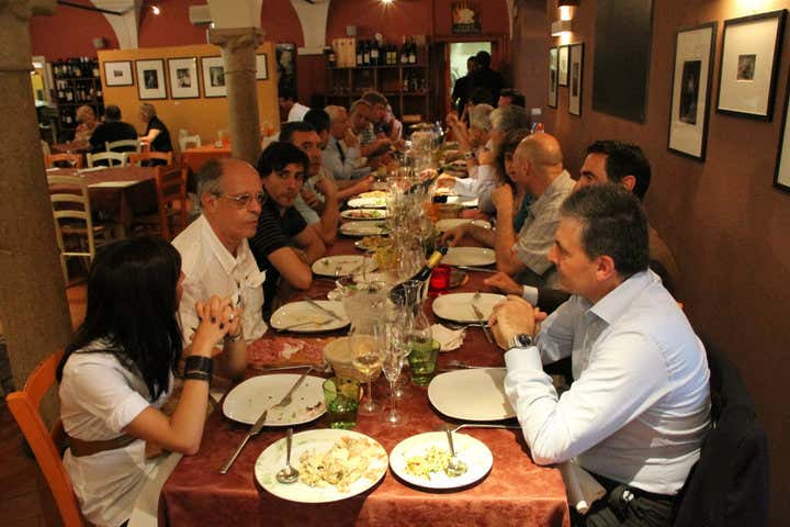 La presentazione alla Trattoria Urbana Mangiafuoco di Brescia La presentazione alla Trattoria Urbana Mangiafuoco di Brescia